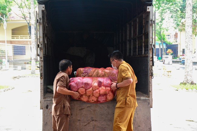 Continuing to support people in need in the Covid-19 pandemic of Hoang Phap Pagoda (series 4)